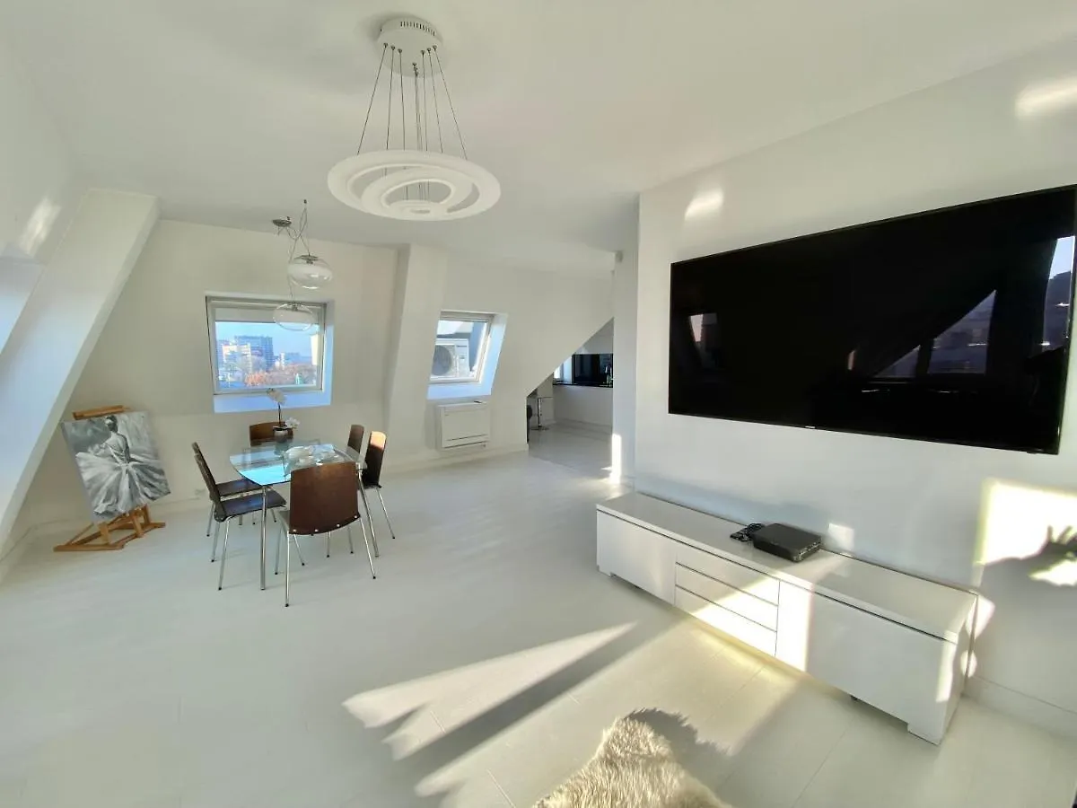 Penthouse 2 Bedroom Designer Apartment Varşova