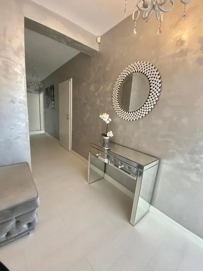 Penthouse 2 Bedroom Designer Apartment Varşova