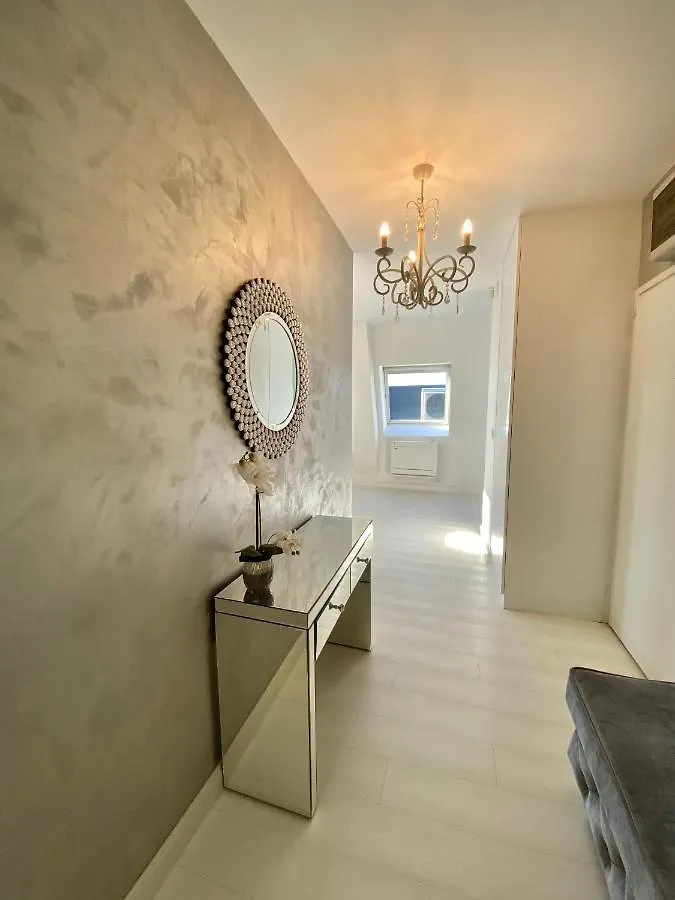 Penthouse 2 Bedroom Designer Apartment Warschau Polen