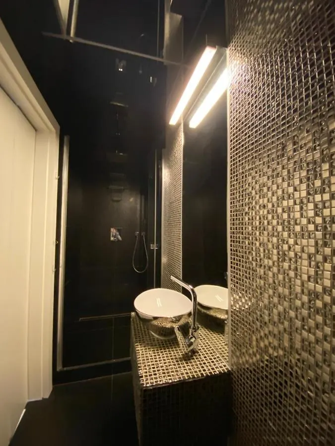 Penthouse 2 Bedroom Designer Apartment Warschau